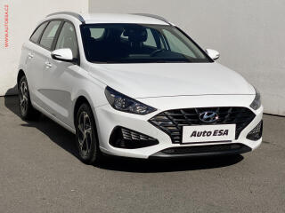 Hyundai i30 1.5i, �R, AC, tempo, kamera