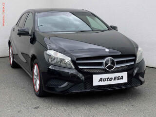 Mercedes-Benz 1.6i A180, Navi, AC, ta�n�