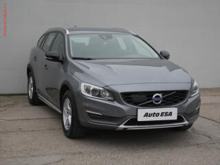 Volvo V60 2.4 D4 Cross Country, AT