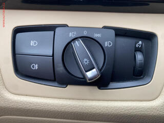 BMW Řada 3 (2014) 3.0 D 330d xDrive, AT. xenon - náhled 12