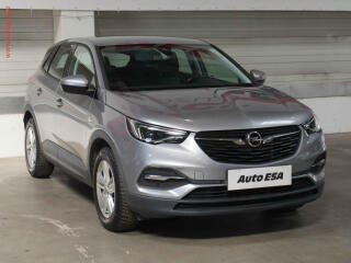 Opel Grandland X 1.6CDTi, LED