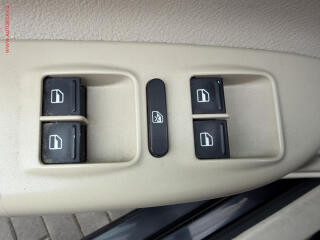 Toyota RAV4 (2008) 2.0i 4x4, LPG, AC, temp - náhled 11