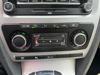 Toyota RAV4 (2008) 2.0i 4x4, LPG, AC, temp - náhled 18