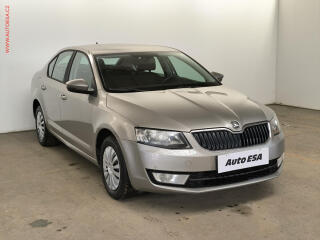 �koda Octavia 1.6TDi, AC, v�h�ev sed