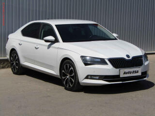 �koda Superb 2.0 TDi, �R, DSG, navi, bixen