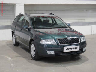 �koda Octavia 1.6i, �R, Ambiente