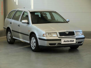 �koda Octavia 1.8i, �R