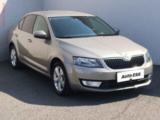 �koda Octavia 1.2 TSi, Elegance, park.�idla
