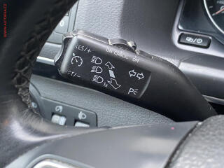 Volkswagen Touran (2014) 2.0 TDi, Highline - náhled 13