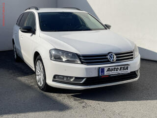 Volkswagen Passat 2.0TDi, AC, navi, park.asist