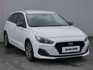 Hyundai i30 1.4T-GDi, 2.maj,�R, AC, park
