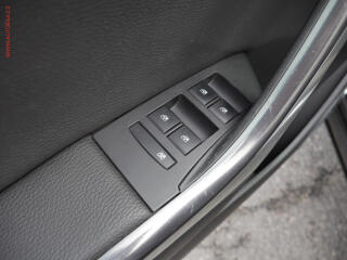 Renault Mégane (2004) 1.4i, AC - náhled 11