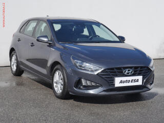 Hyundai i30 1.5 DPi, 2.maj,�R, AC, park