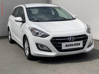 Hyundai i30 1.4i, Classic, AC, park.