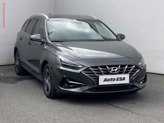 Hyundai i30 1.5 GDi, �R, servis.kniha