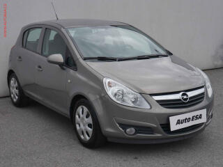 Opel Corsa 1.2i, 1.maj,�R, servis.kniha