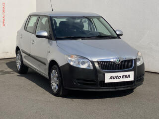 �koda Fabia 1.6i 16V, AC, v�h�ev sed