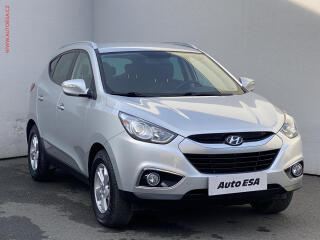 Hyundai ix35 2.0 CRDi 4x4, AC, v�h�ev sed