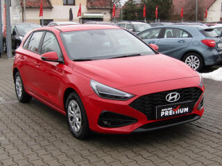 Hyundai i30 1.5 DPi, 1.maj,�R, LED