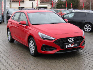 Hyundai i30 1.5 DPi, 1.maj,�R, LED