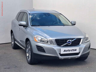 Volvo XC60 2.4D5 4x4, �R, servis.kniha