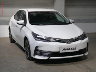 Toyota Corolla 1.6i, 1.maj,�R, Navi, LED