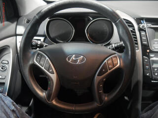 Hyundai i30 (2012) 1.6GDi, AC, tempo - náhled 12