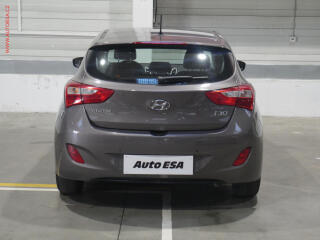 Hyundai i30 (2012) 1.6GDi, AC, tempo - náhled 5