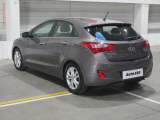 Hyundai i30 (2012) 1.6GDi, AC, tempo - náhled 6