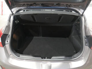 Hyundai i30 (2012) 1.6GDi, AC, tempo - náhled 7