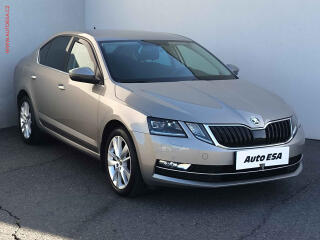�koda Octavia 1.4TSi, �R, DSG, navi, LED