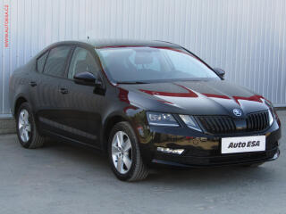 �koda Octavia 1.5 TSi, 1.maj,�R, navi, LED
