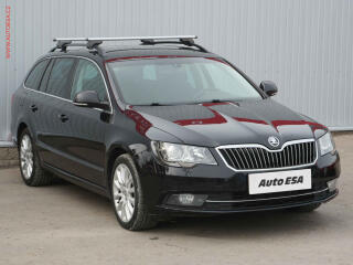 �koda Superb 2.0 TDi, DSG, navi, xenon