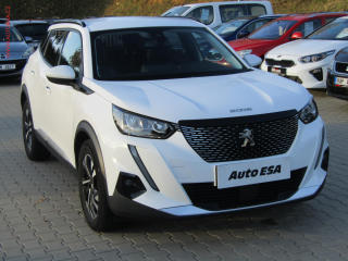 Peugeot 2008 1.2i, R, LED