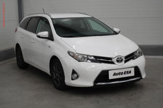Toyota Auris 1.4D, 1.maj,�R, autoAC