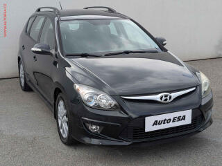 Hyundai i30 1.6i, �R, AC, park.asist