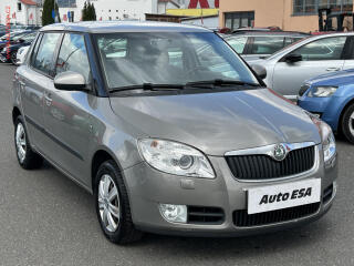 �koda Fabia 1.6i 16V, �R, AC, tempomat