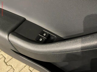 Škoda Rapid (2016) 1.2TSi, Active, AC, park - náhled 11