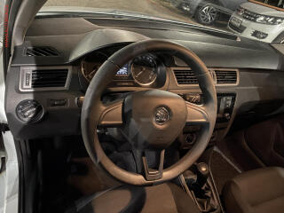 Škoda Rapid (2016) 1.2TSi, Active, AC, park - náhled 12