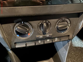 Škoda Rapid (2016) 1.2TSi, Active, AC, park - náhled 13