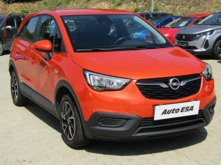 Opel Crossland X 1.2i, AC, v�h�ev sed