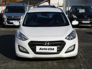 Hyundai i30 (2016) 1.6 GDi, 2.maj,ČR, servis - náhled 2