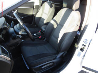Hyundai i30 (2016) 1.6 GDi, 2.maj,ČR, servis - náhled 9