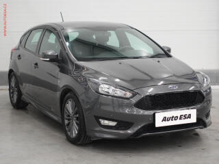 Ford Focus 1.5 EB, �R, ST-Line, v�h�ev