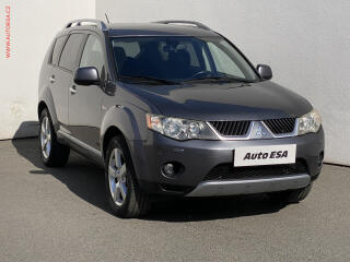 Mitsubishi Outlander 2.2d 4x4, 7m�st, servis.kniha