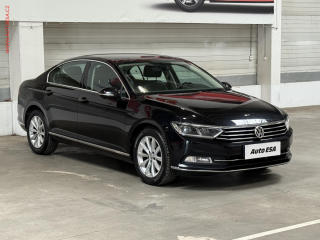 Volkswagen Passat 2.0 TDi, R