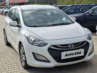 Hyundai i30 1.6 CRDi, �R, servis.kniha