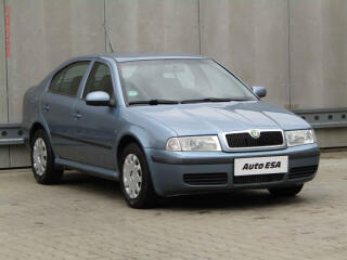�koda Octavia 1.6 MPi Tour, 1.maj,�R, AC