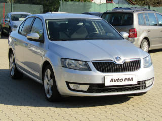 koda Octavia 1.6TDi, 2.maj,R, AC, TZ
