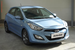 Hyundai i30 1.6i, R, AC, temp, park